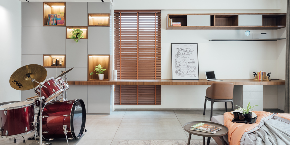 The BAD Studio crafts this Florence-styled residence in Surat