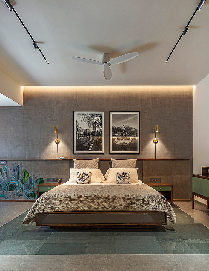 Kochi home by Silpi Architects furniture by Dtale Decor