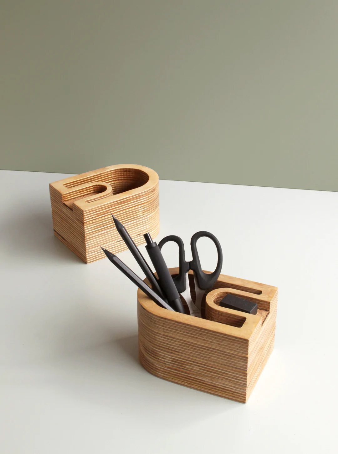 Arch-in Arch Pen Stand