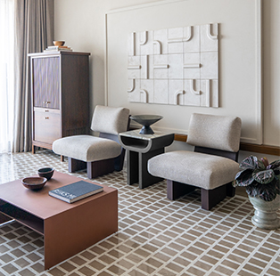 A whiff of old Bombay wafts through this Mumbai home by Pan Design Studio