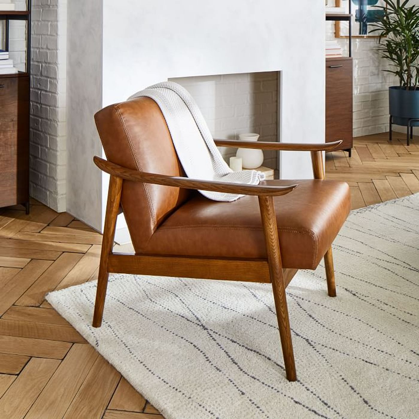 Mid-Century Leather Show Wood Chair