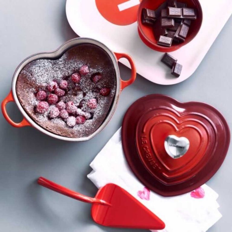 Le Creuset Enameled Cast-Iron 2-Quart Heart Casserole