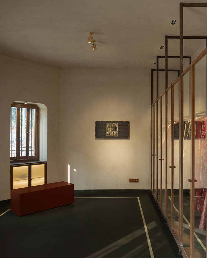 The space is put together with a beautiful colour palette of earthy tones with hints of warm shades