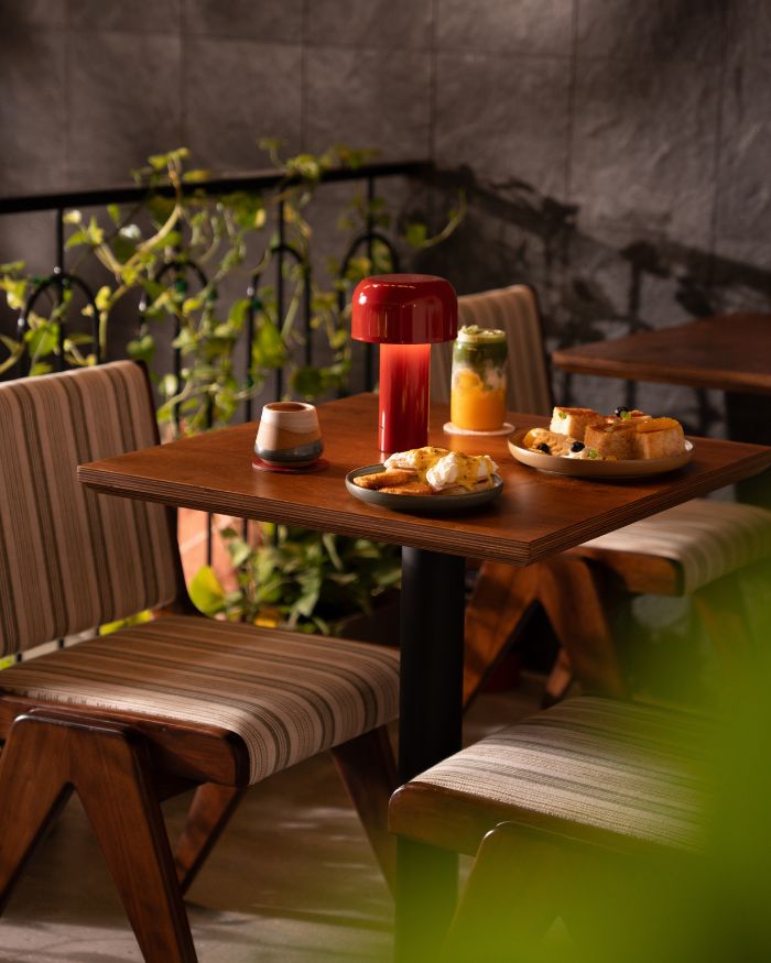concu cafe in colaba mumbai