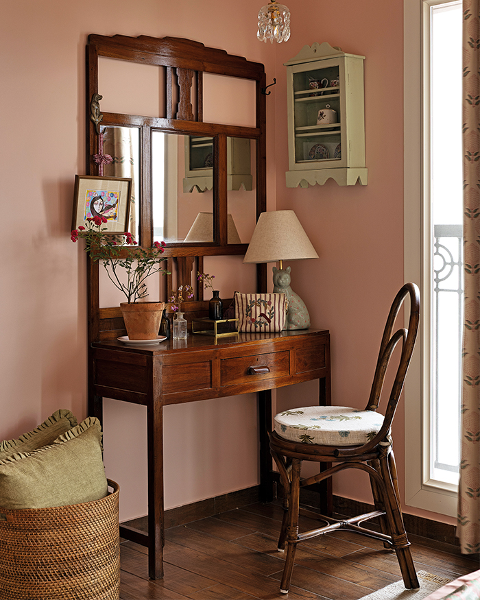 Cushions from Sanctuary Living and
curtains customised by & Rose in different shades of golden hour make the children’s room feel dreamy; Styling by Shivani Raina; Photography by Phosart Studio
