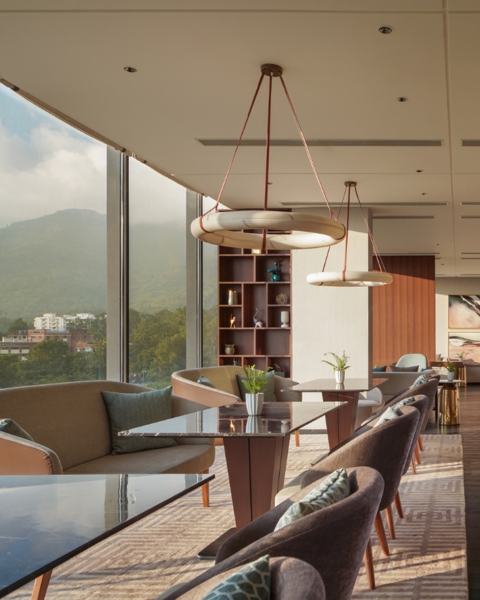 A dining room