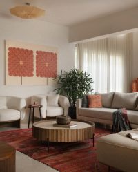 Featuring the Reo lounge chair and Talbot centre table from Dtale Modern, a hand-woven rug from Jaipur Rugs, striking artwork by Rani Banerjee, and finishing decor touches from Curious Hues; Styling by Apoorva Nayak, Photography by Arjun Krishna
